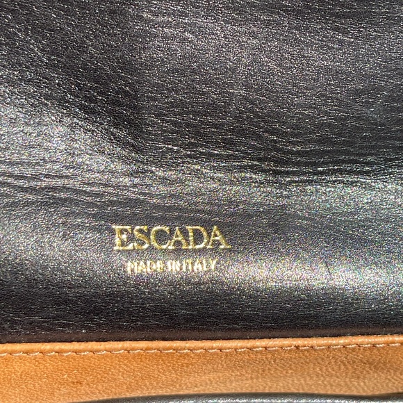 Escada - Picture 2 of 7